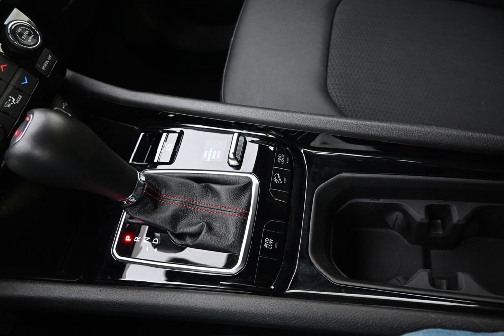 Used 2025 Jeep Compass Trailhawk image 32