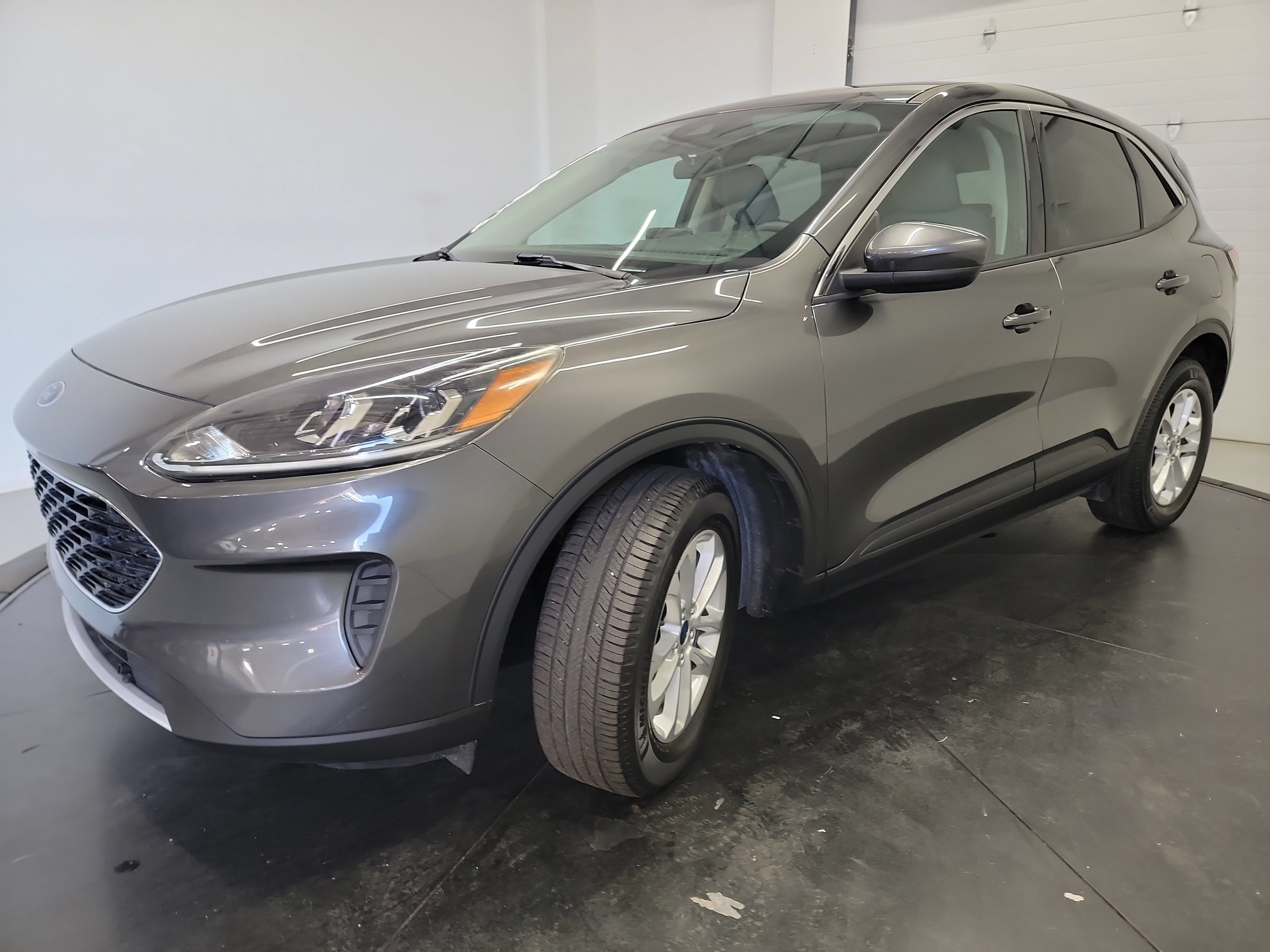 Used 2020 Ford Escape SE AWD/4WD image 3