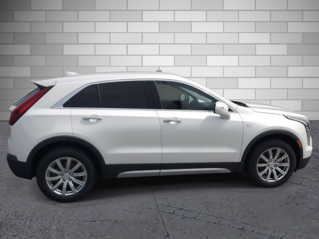 Used 2022 Cadillac XT4 Premium Luxury w/ Safety Alert Package FWD image 6