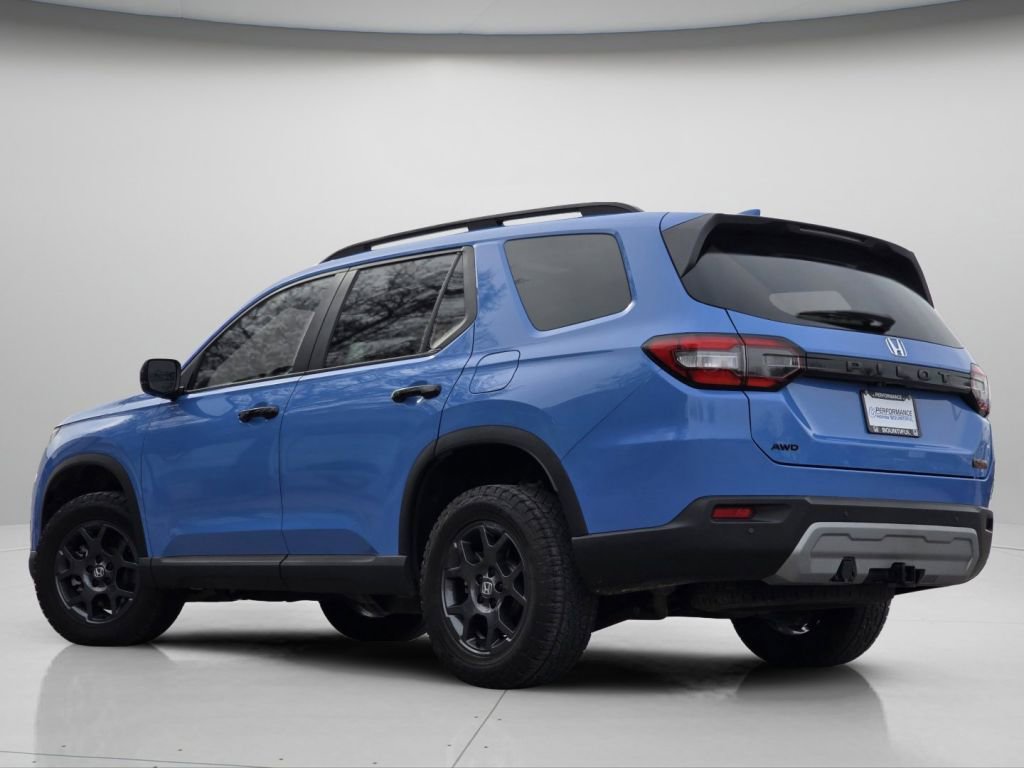Certified 2025 Honda Pilot TrailSport image 24