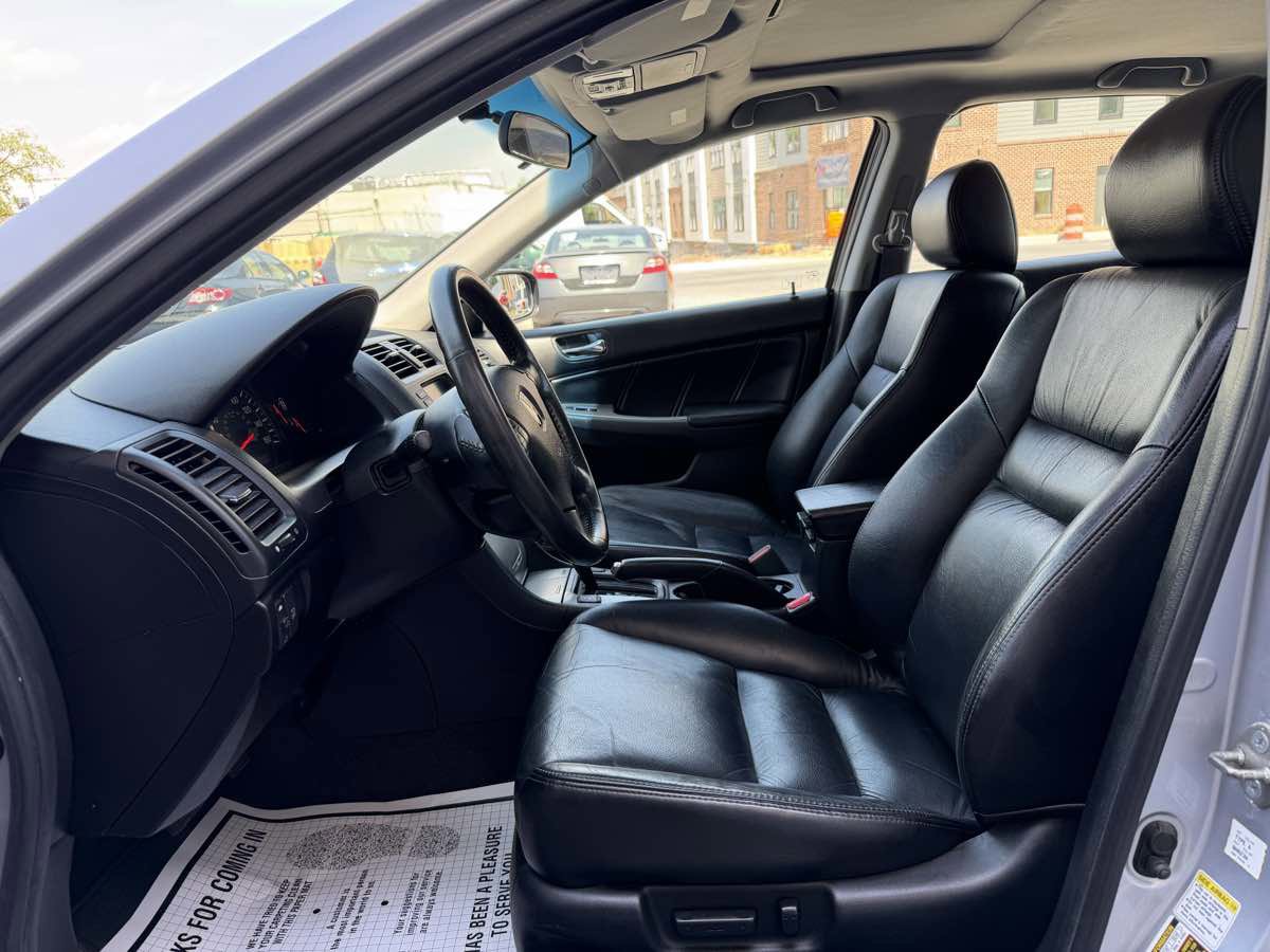 Used 2005 Honda Accord EX-L image 9