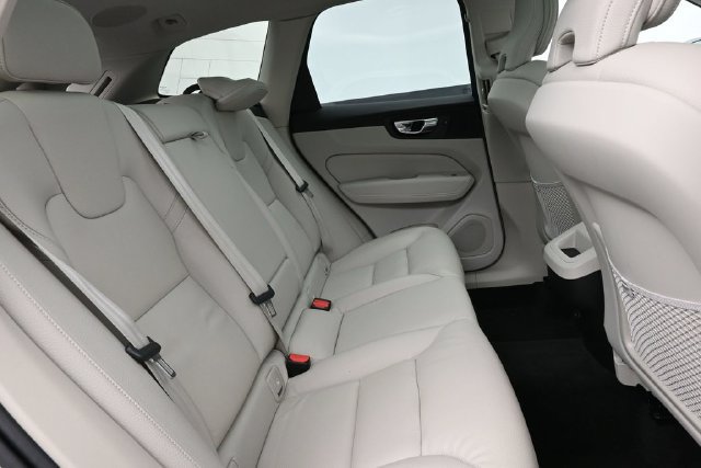 Used 2023 Volvo XC60 B5 Plus w/ Protection Package Premier FWD image 32