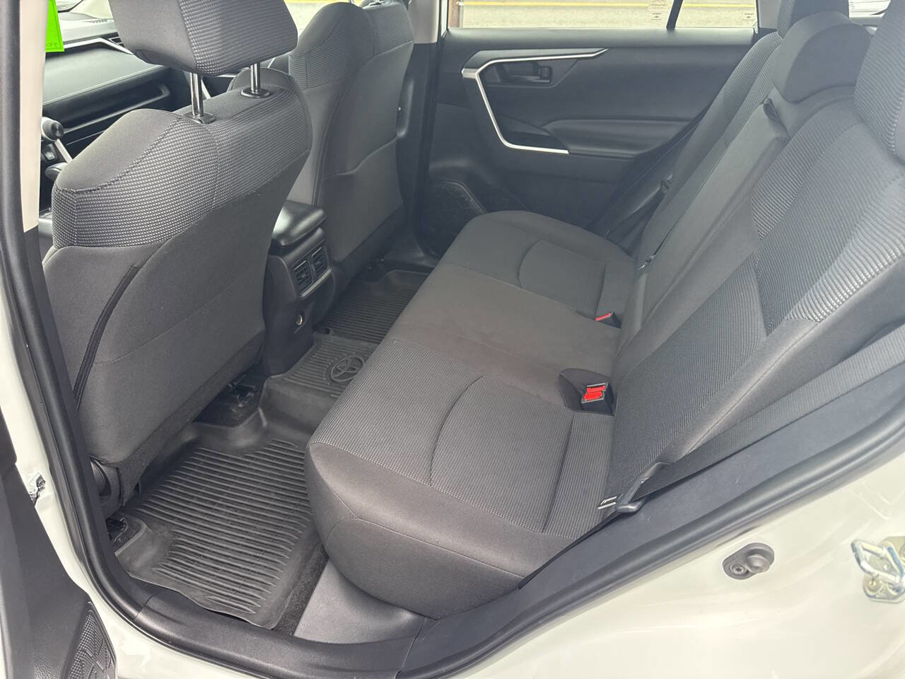 Used 2022 Toyota RAV4 LE AWD/4WD image 8
