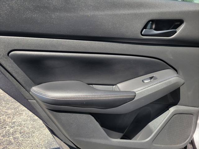 Used 2024 Nissan Altima 2.5 SV FWD image 16