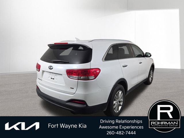 Used 2017 Kia Sorento LX w/ LX Convenience Package image 7