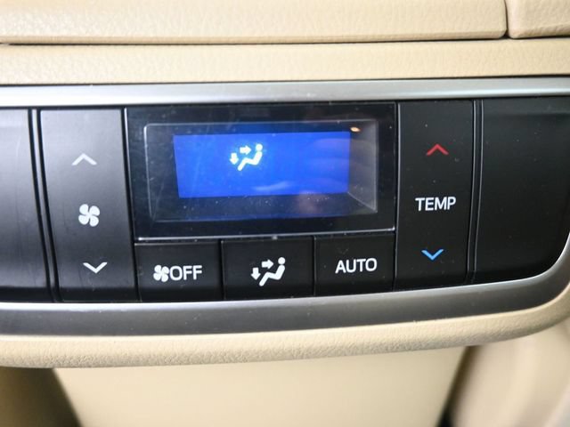 Used 2018 Toyota Highlander XLE w/ Protection Package #3 AWD/4WD image 21