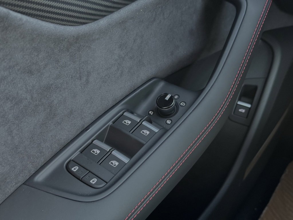 New 2025 Audi RS Q8 performance image 37