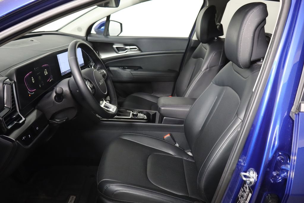 Used 2025 Kia Sportage EX image 16