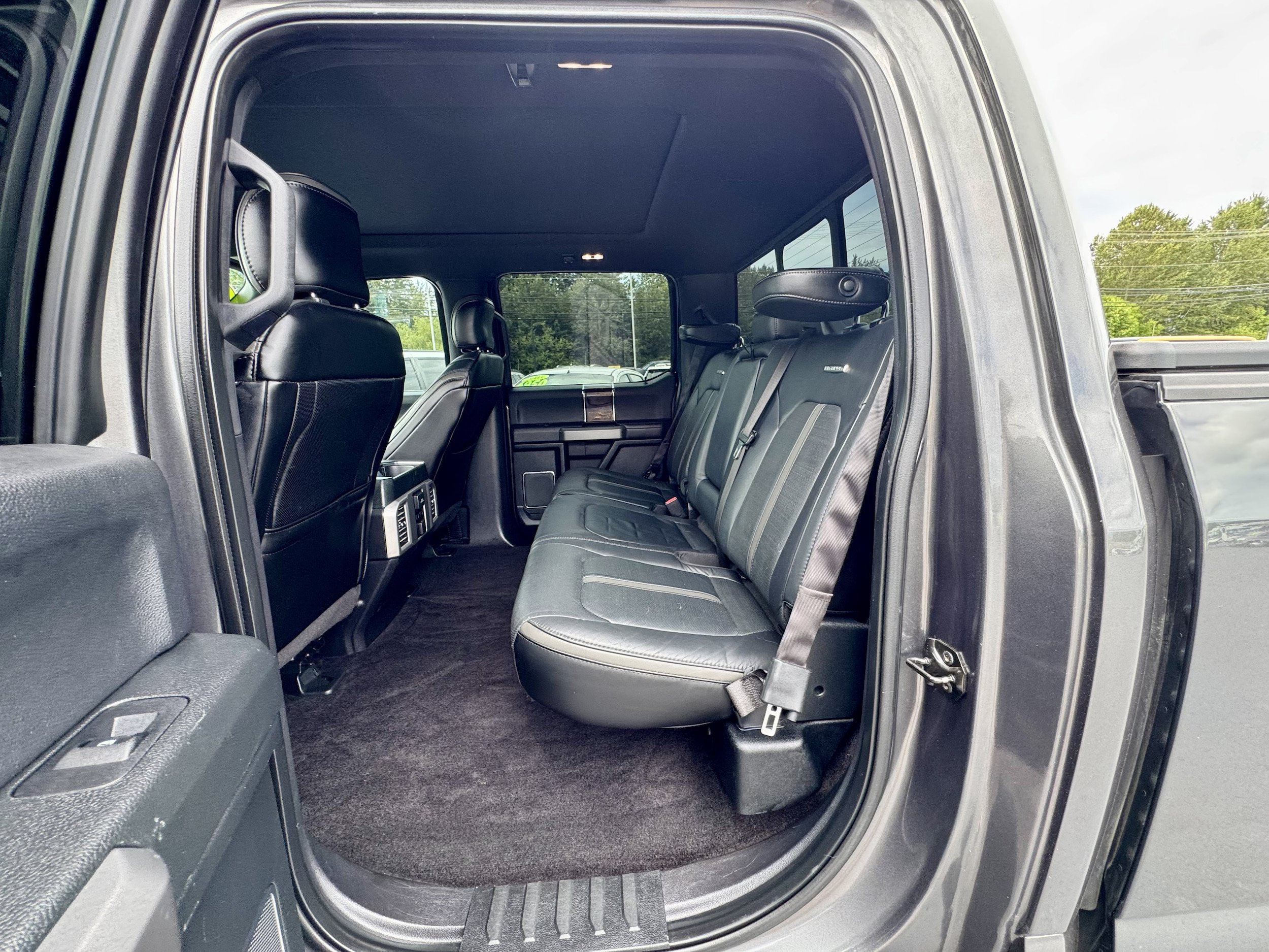Used 2016 Ford F150 Platinum w/ Equipment Group 701A Luxury AWD/4WD image 14