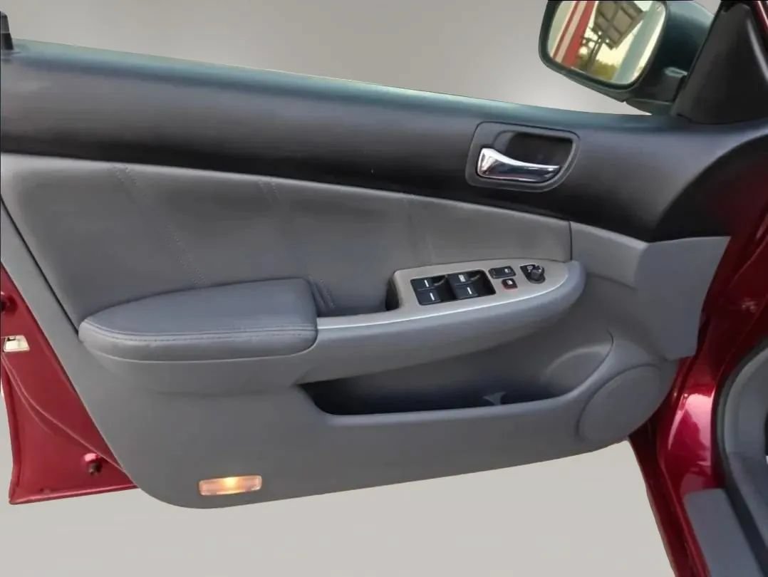 Used 2005 Honda Accord EX-L image 3