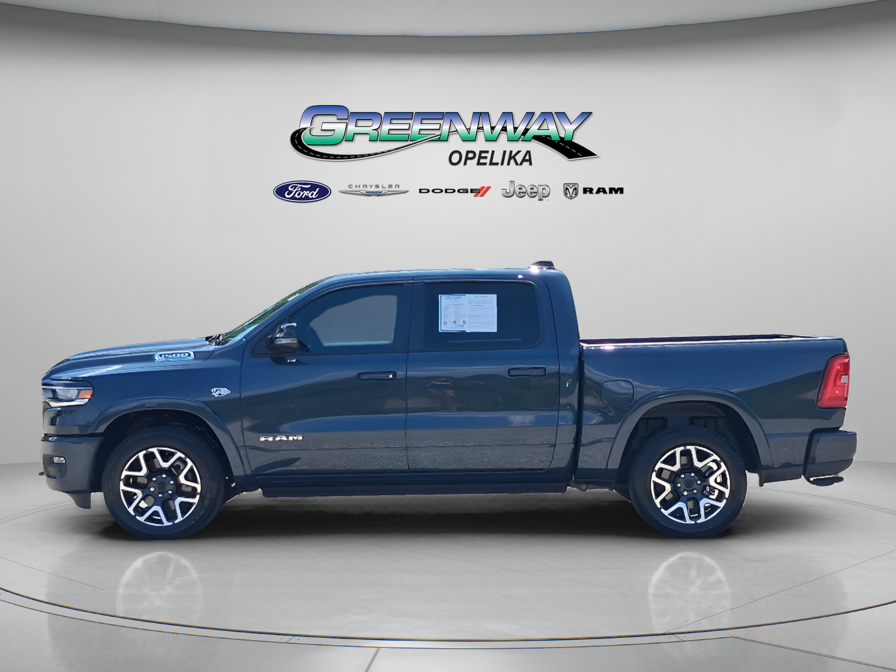 Used 2026 RAM 1500 Laramie w/ Laramie Preferred Package AWD/4WD image 4
