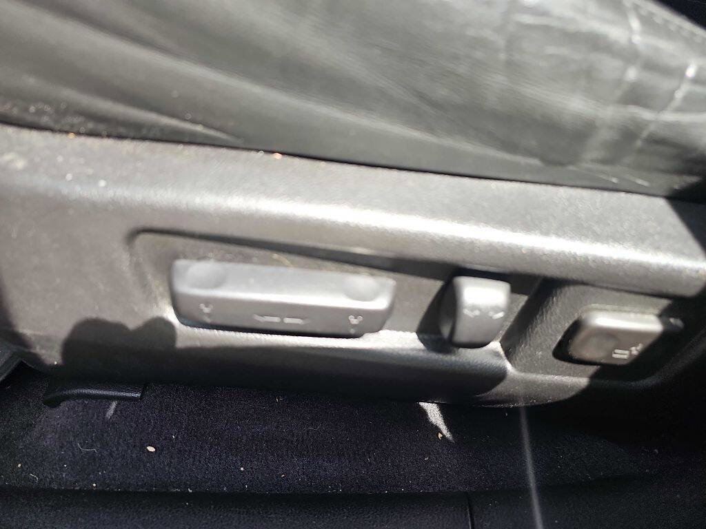 Used 2010 Acura MDX w/ Technology & Entertainment AWD/4WD image 16