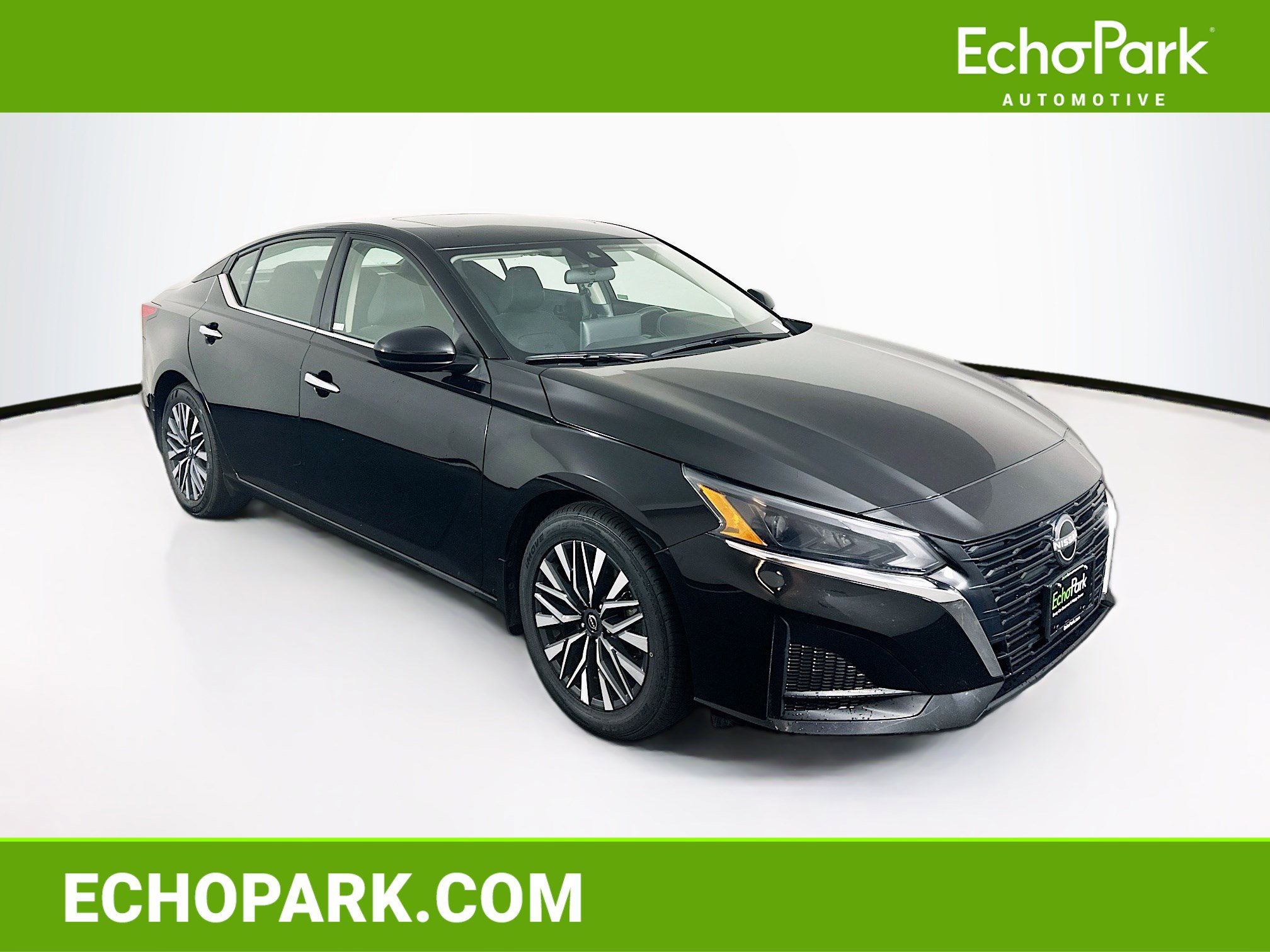 Used 2024 Nissan Altima 2.5 SV w/ SV Premium Package image 1