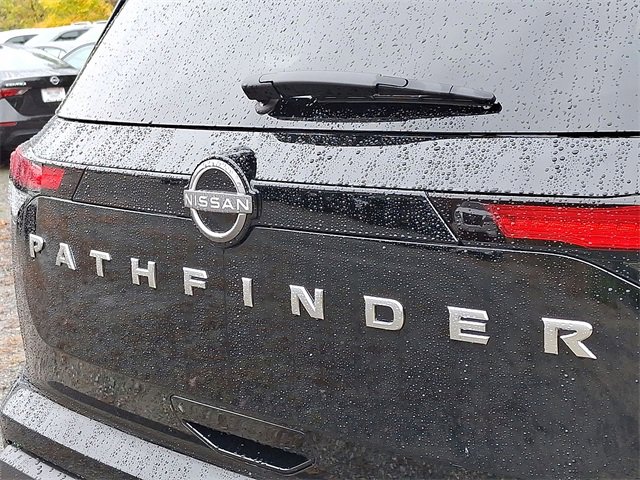 Used 2025 Nissan Pathfinder S image 23