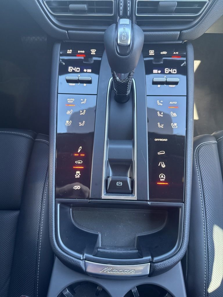 Used 2025 Porsche Macan GTS image 37