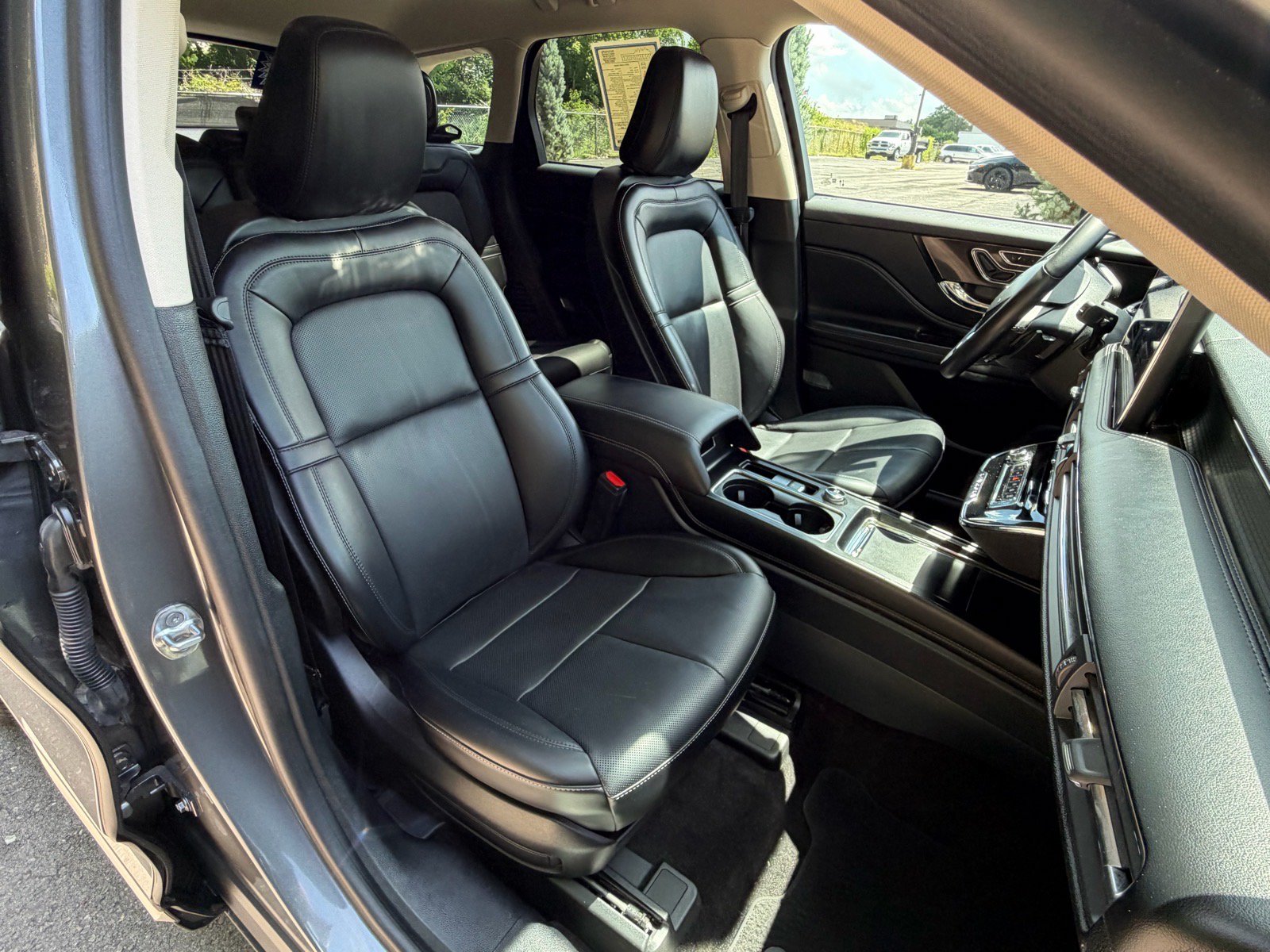 Certified 2023 Lincoln Corsair AWD w/ Equipment Group 101A image 12