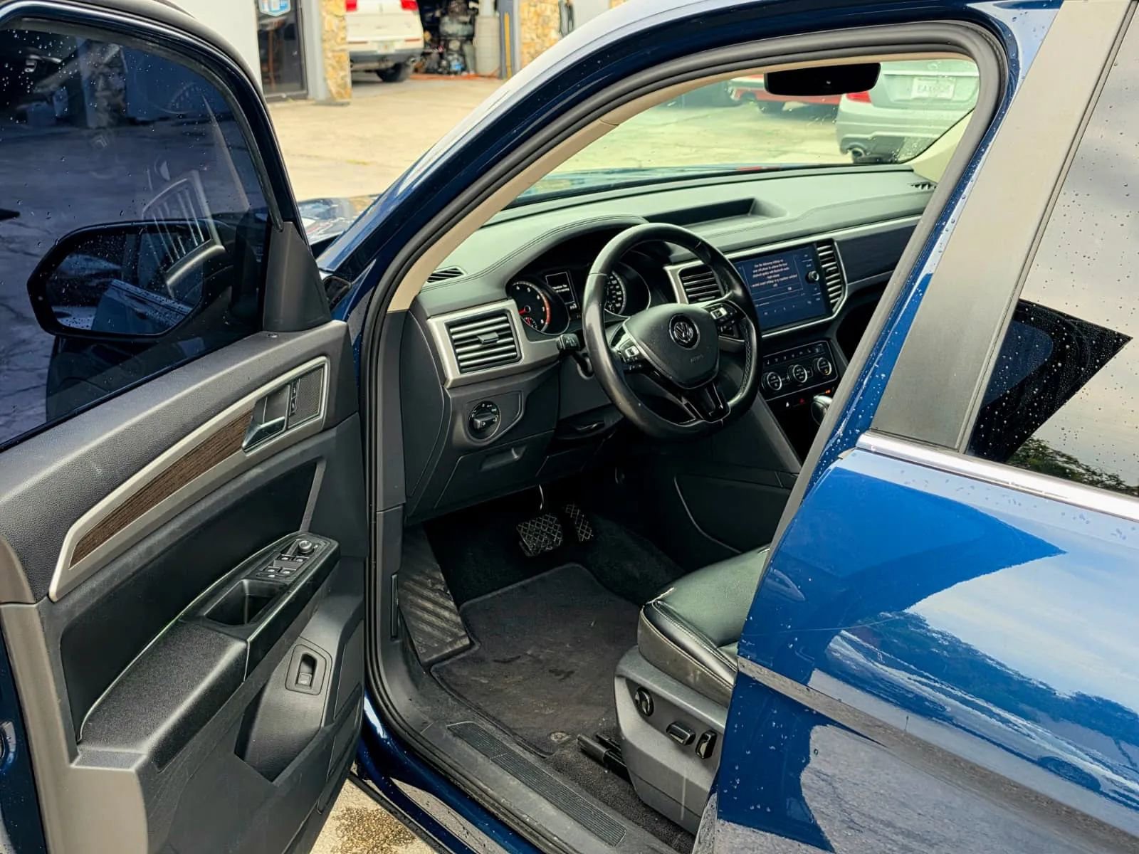 Used 2018 Volkswagen Atlas SE AWD/4WD image 6