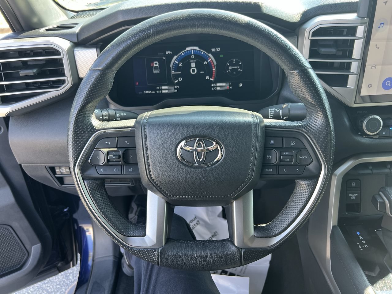 Used 2025 Toyota Tundra Limited AWD/4WD image 18