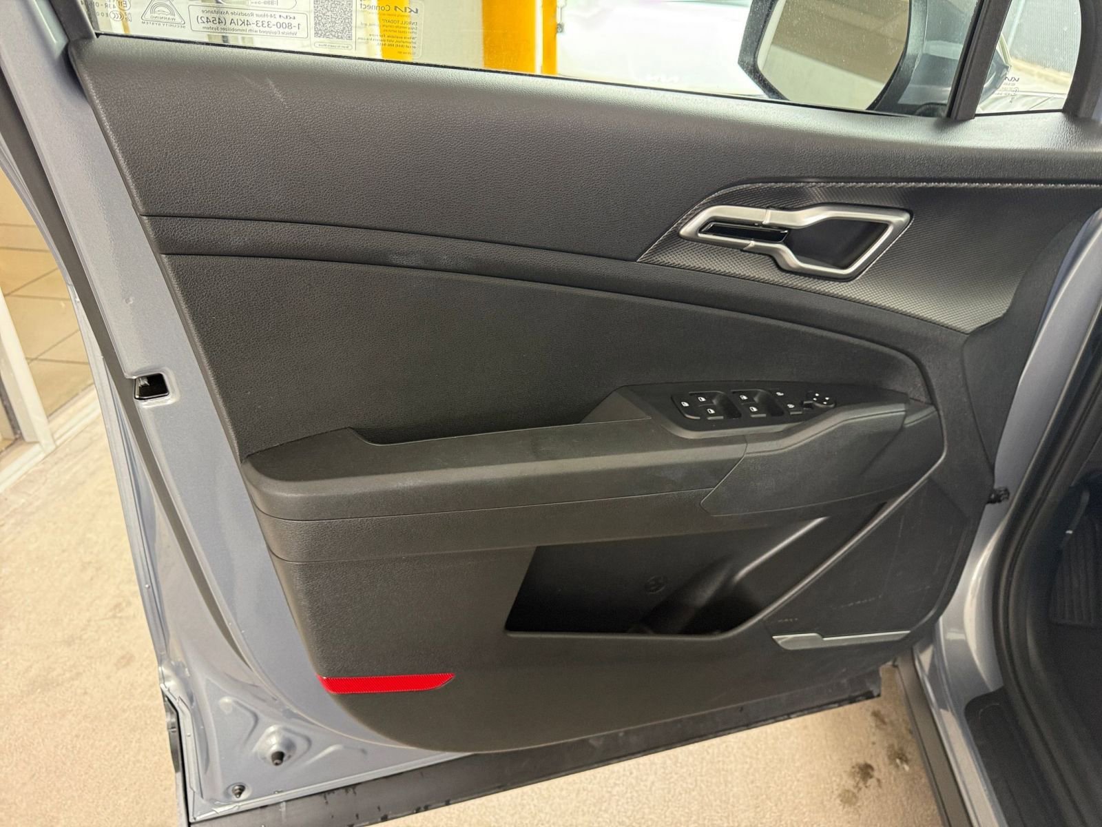 Used 2025 Kia Sportage LX image 18