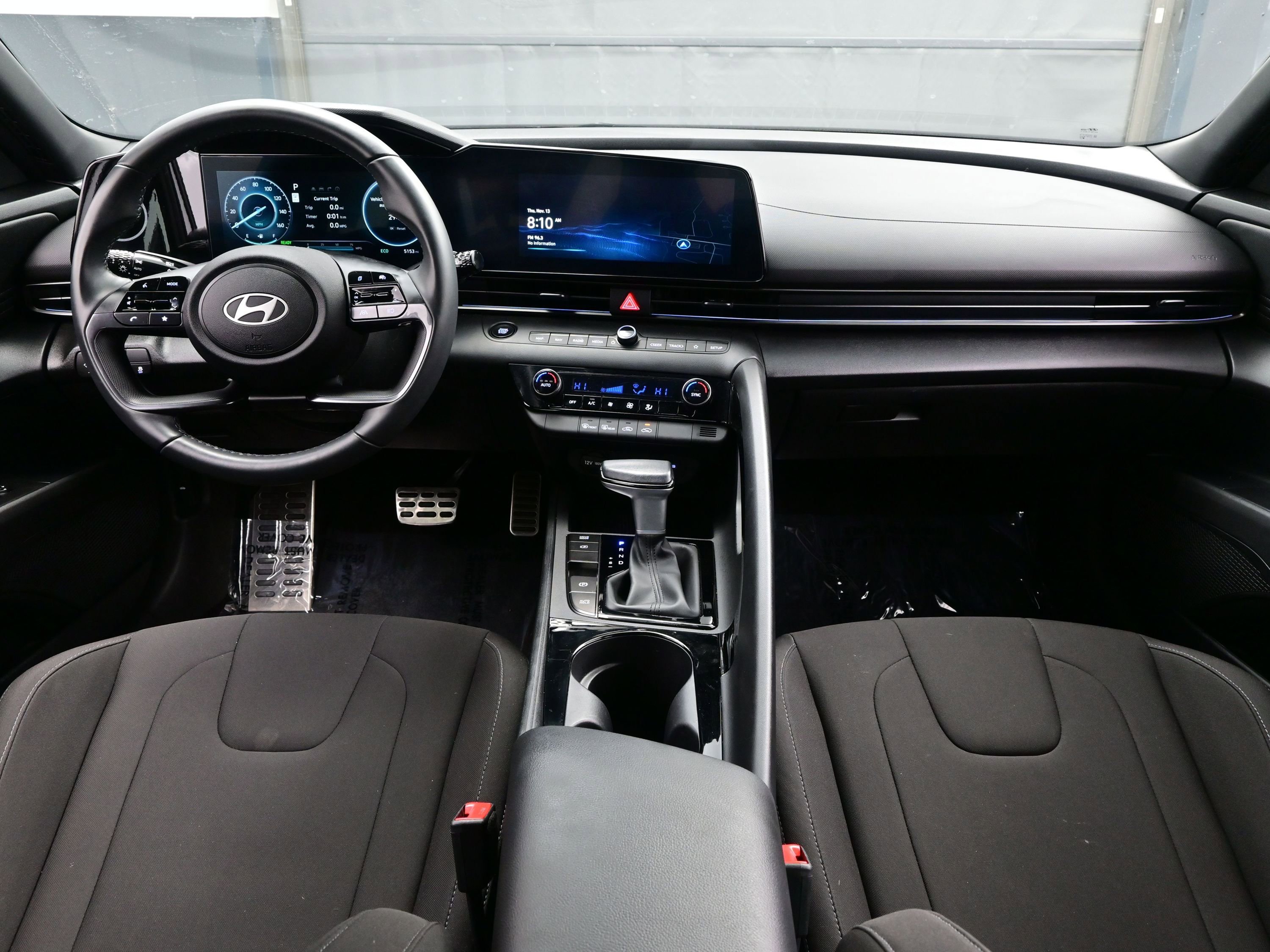 Certified 2025 Hyundai Elantra SEL image 17