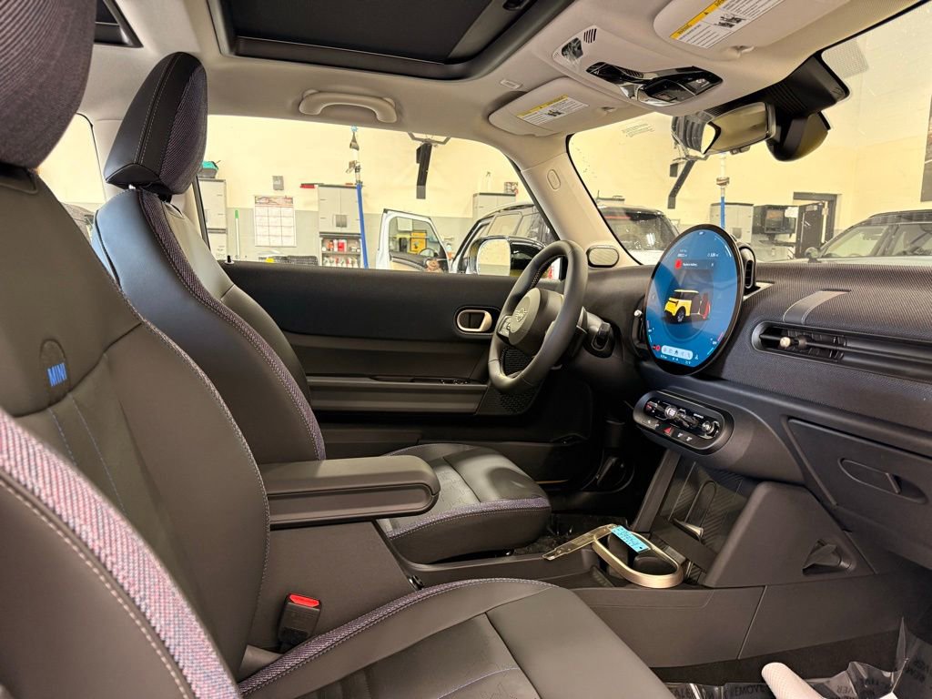 Certified 2025 MINI Cooper S image 22