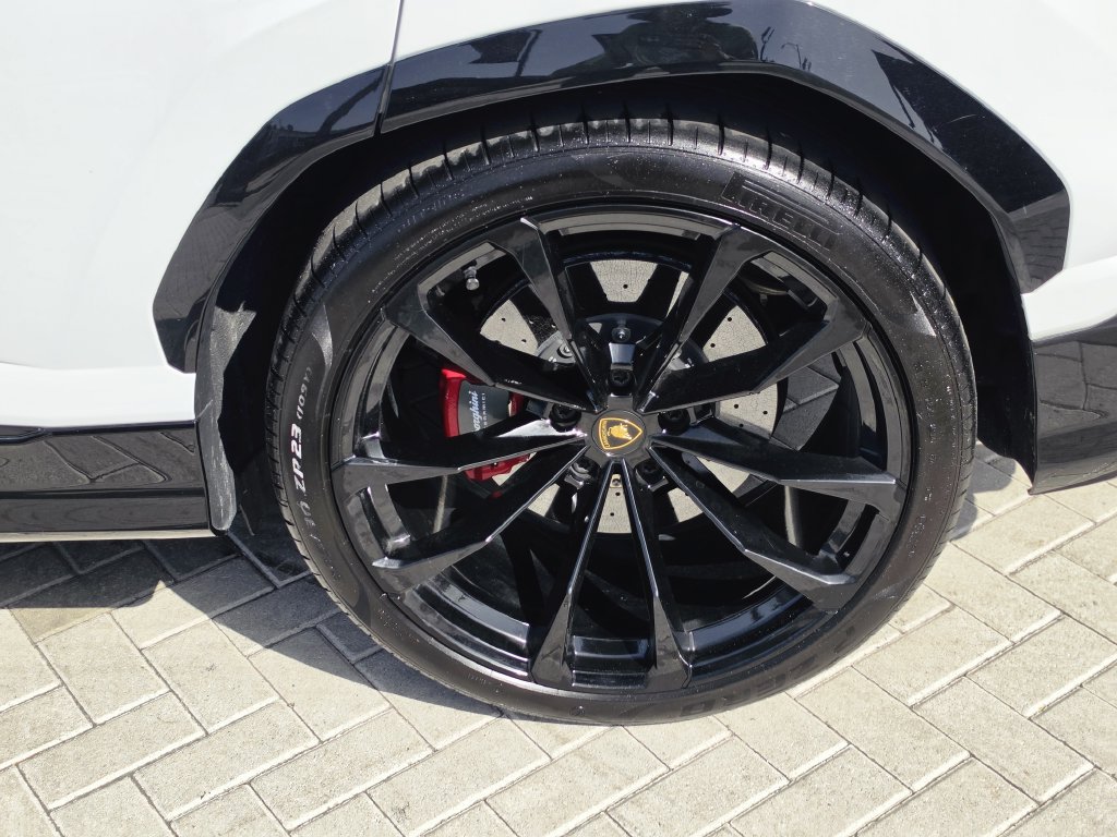 Used 2022 Lamborghini Urus AWD/4WD image 5