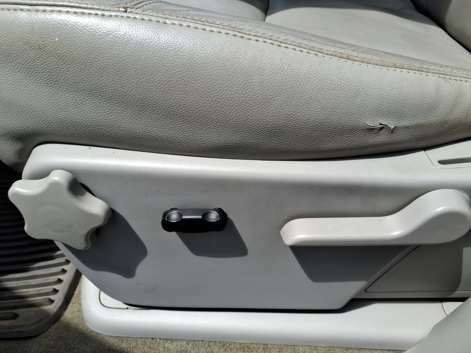 Used 2011 GMC Sierra 1500 SLE w/ Power Tech Package image 8