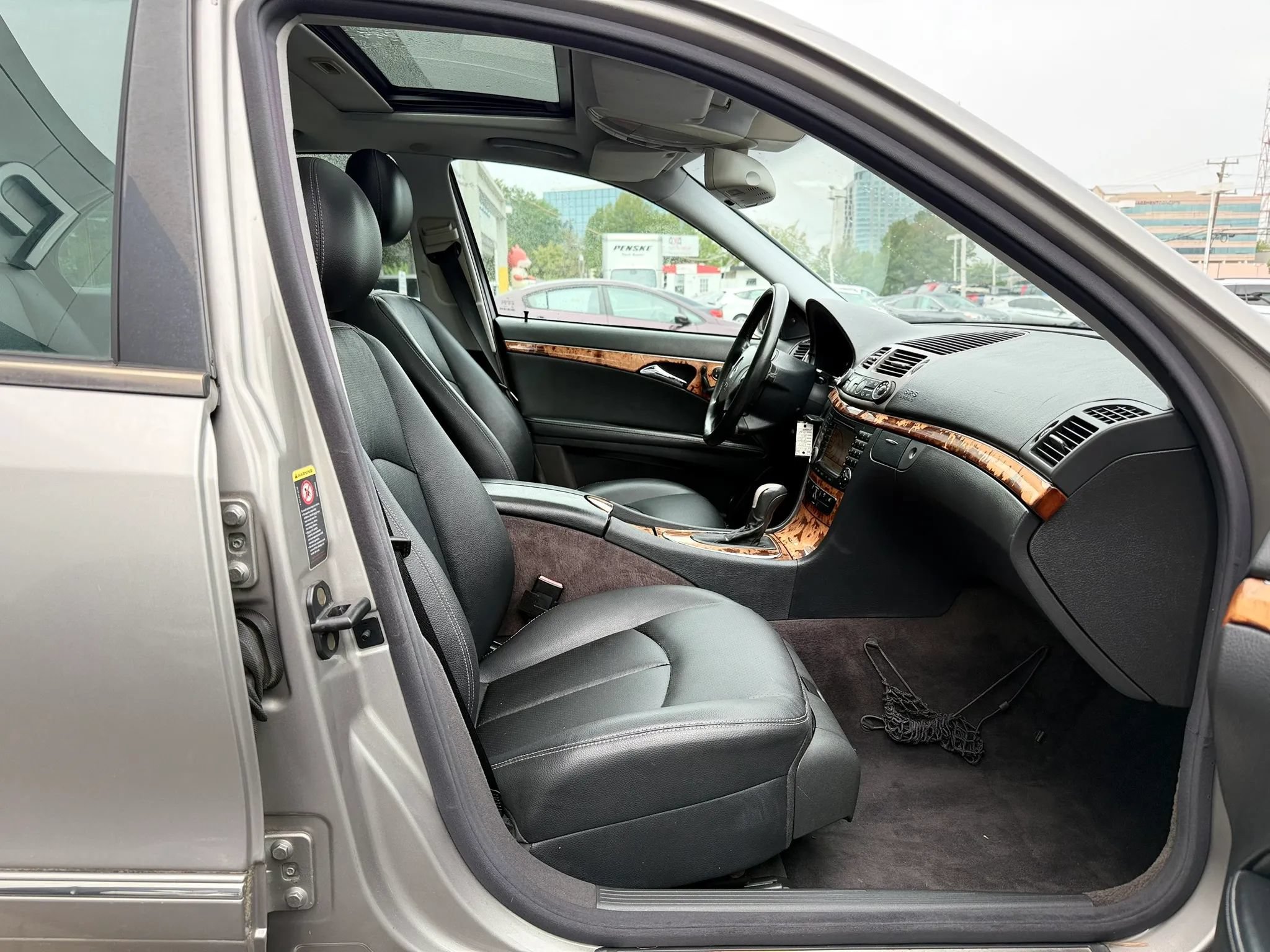 Used 2004 Mercedes-Benz E 320 Sedan image 30
