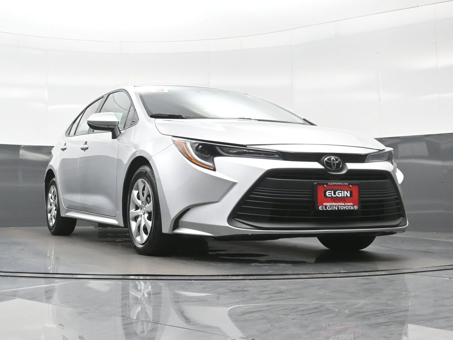 Used 2025 Toyota Corolla LE FWD image 24