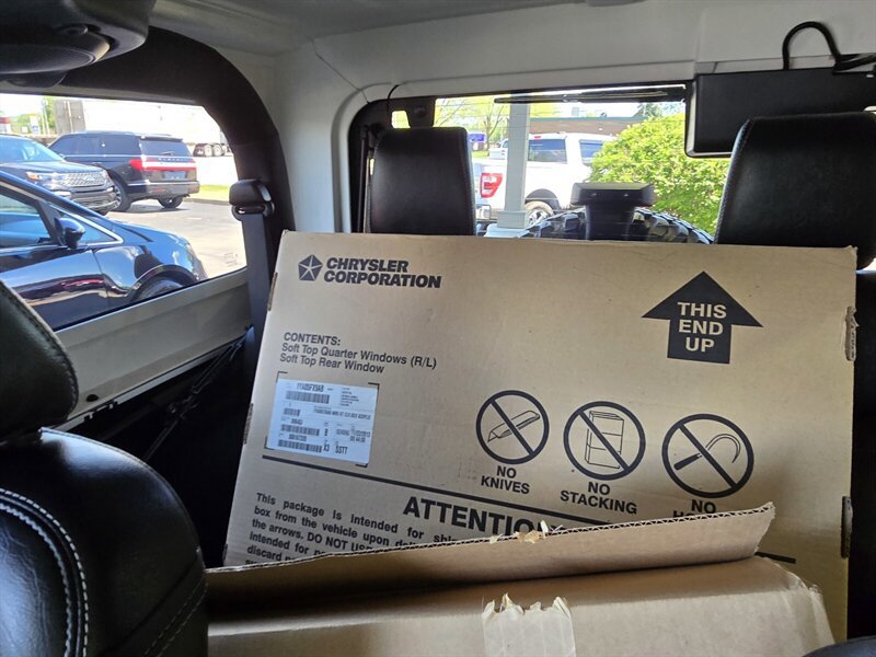 Used 2014 Jeep Wrangler Rubicon w/ Dual Top Group AWD/4WD image 21