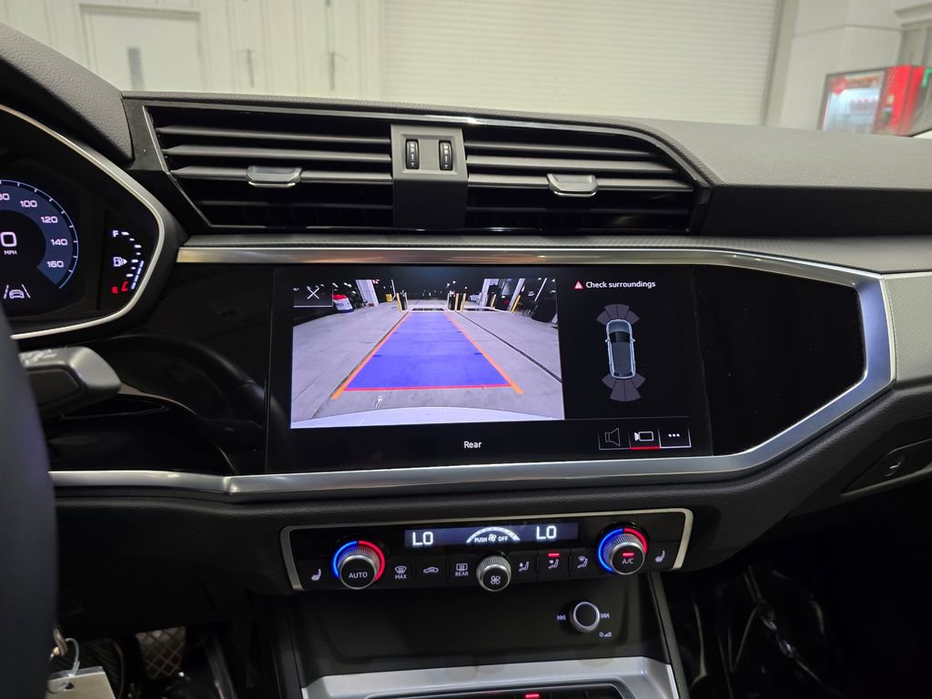 Used 2023 Audi Q3 2.0T Premium image 22