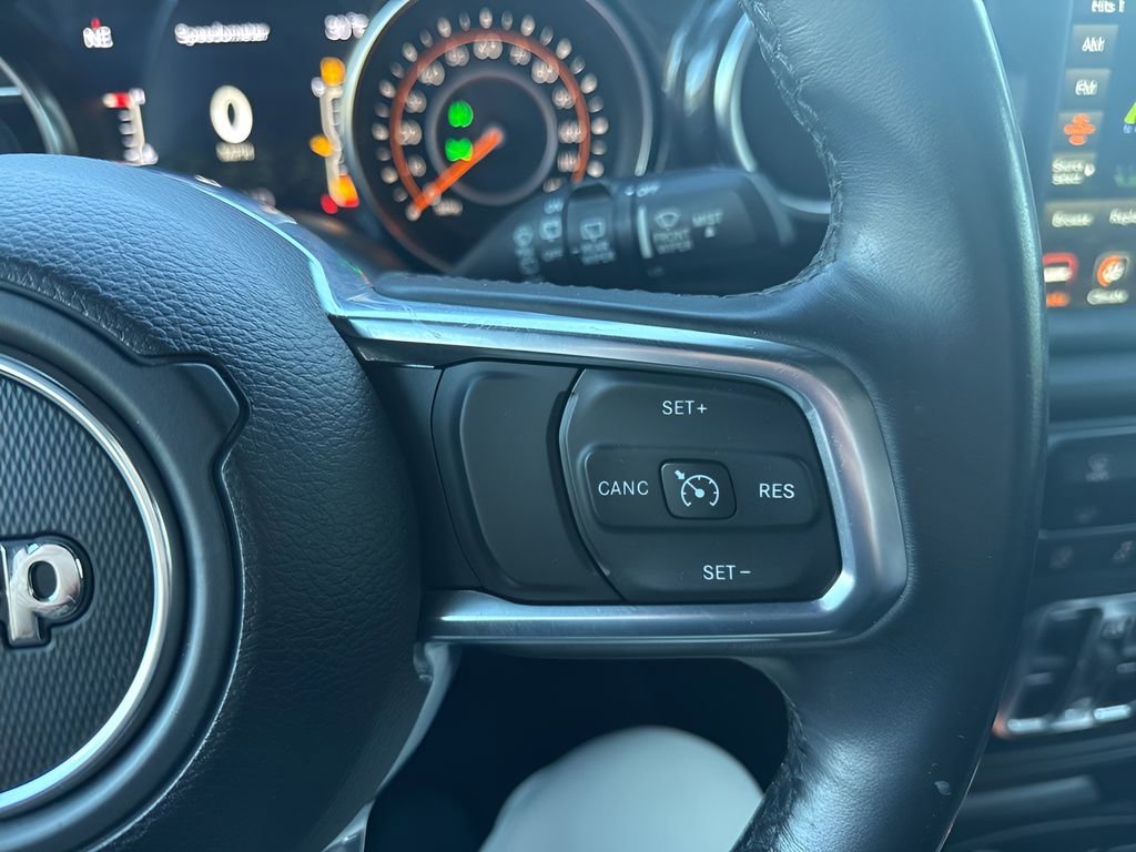 Used 2020 Jeep Wrangler Unlimited Sahara AWD/4WD image 16