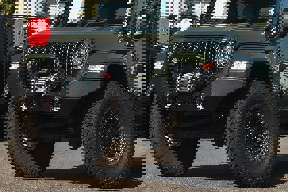 Used 2023 Jeep Gladiator Overland w/ Trailer Tow Package image 3