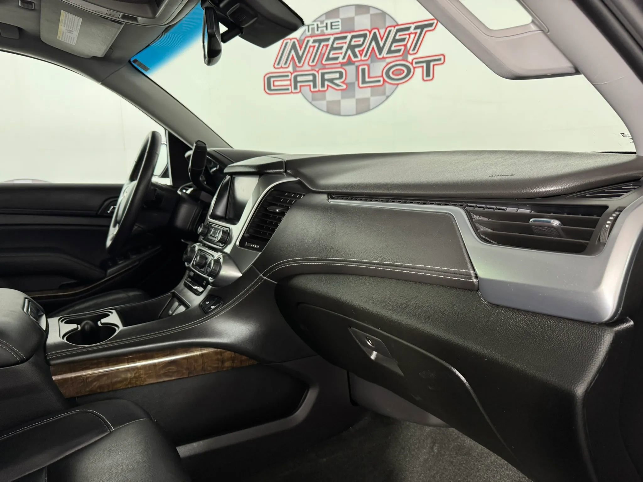 Used 2016 Chevrolet Suburban LT AWD/4WD image 10