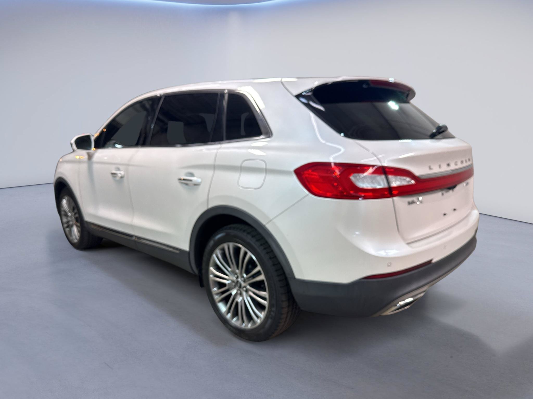 Used 2017 Lincoln MKX Reserve w/ Lincoln MKX Climate Package AWD/4WD image 5
