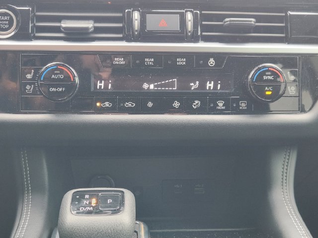 Used 2024 Nissan Pathfinder Platinum w/ Cargo Package FWD image 17