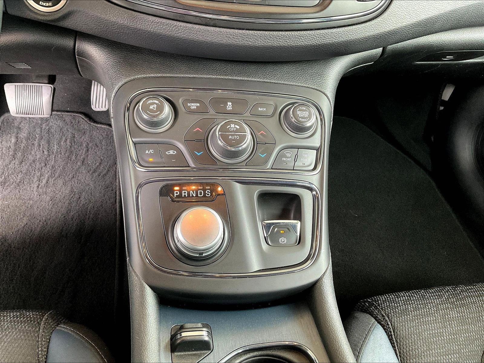 Used 2015 Chrysler 200 S w/ Comfort Group FWD image 15
