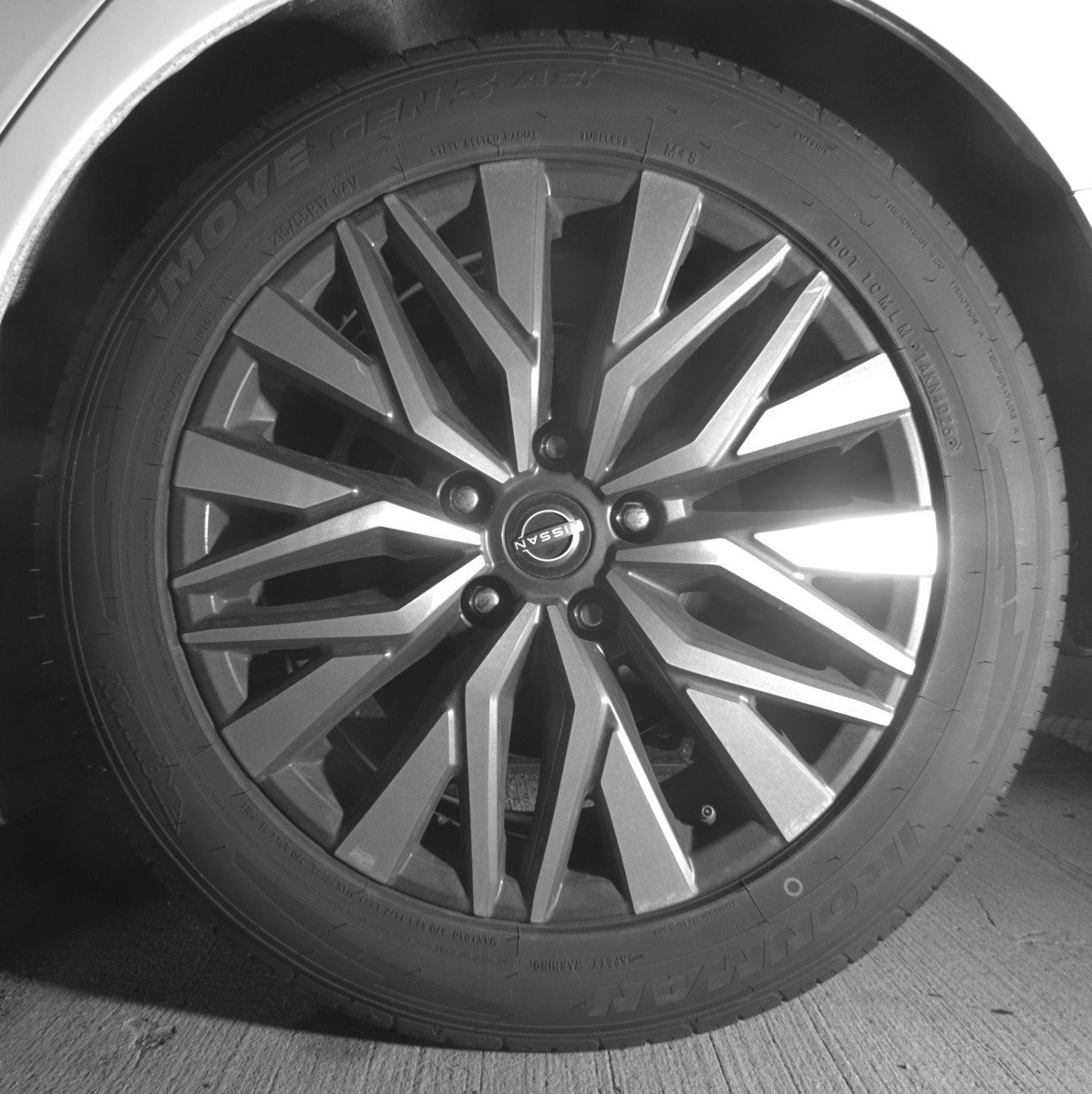 Used 2025 Nissan Altima 2.5 SV image 14