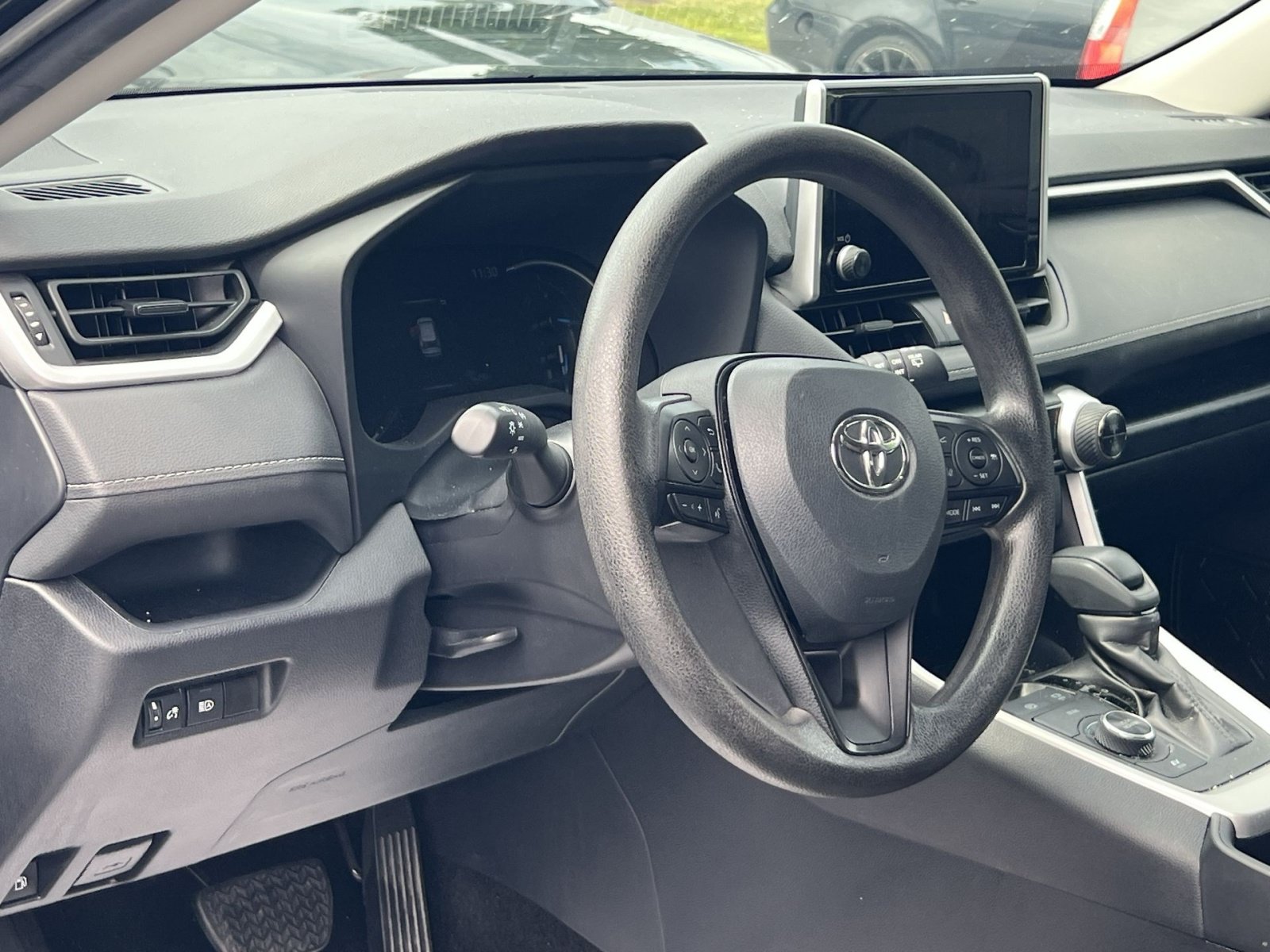 Used 2025 Toyota RAV4 XLE AWD/4WD image 15