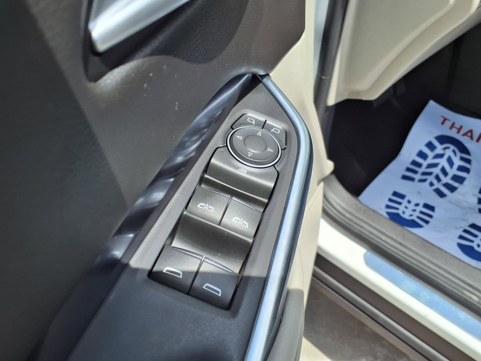 Used 2023 Cadillac XT4 Luxury w/ Cold Weather Package FWD image 21