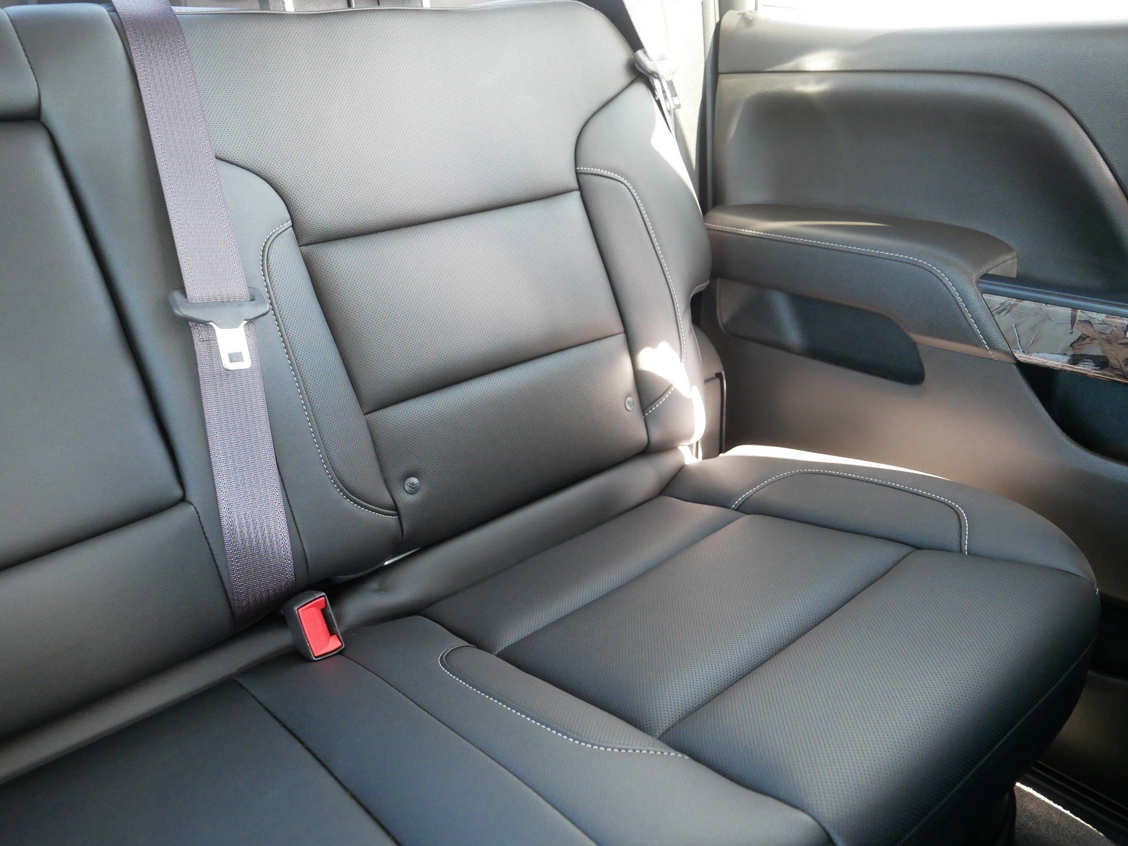 Used 2017 Chevrolet Silverado 1500 LTZ Z71 w/ Realtree Edition AWD/4WD image 14