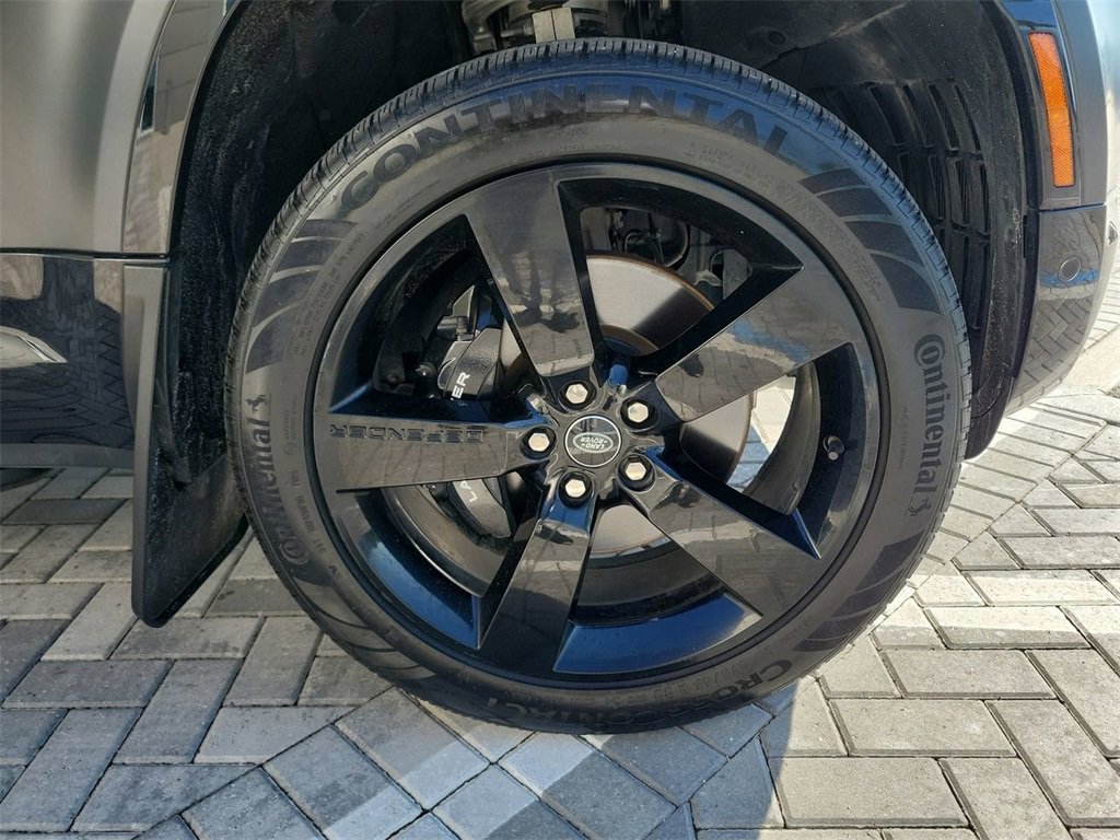 Certified 2023 Land Rover Defender 110 V8 image 12