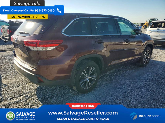 Used 2017 Toyota Highlander LE FWD image 4
