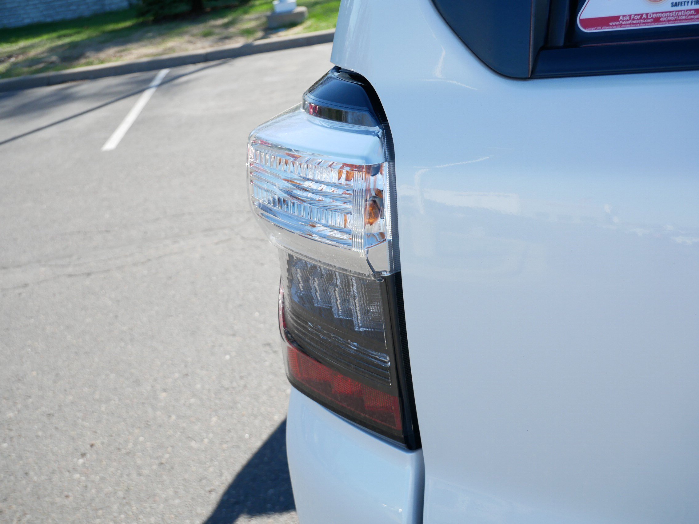 Used 2018 Toyota 4Runner Limited AWD/4WD image 17
