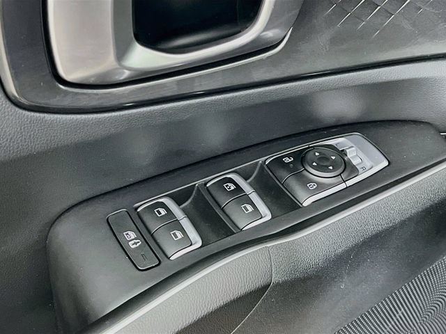 Used 2025 Kia Sorento LX FWD image 9