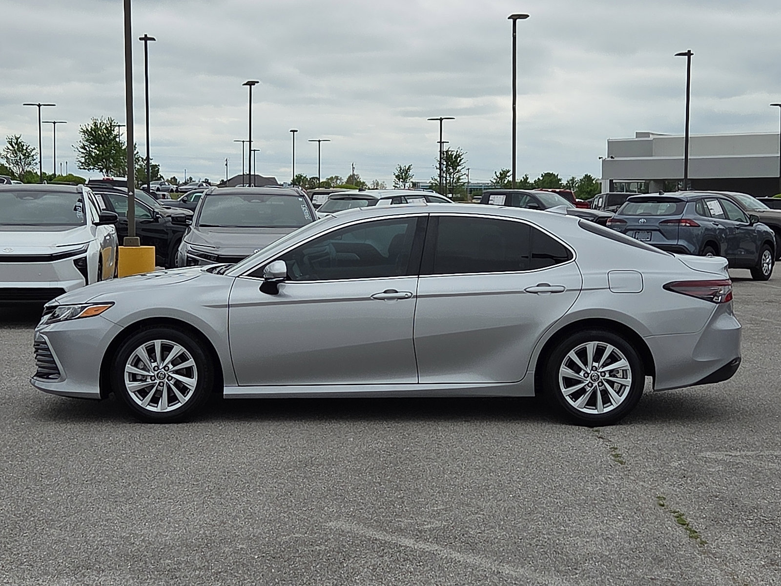 Used 2024 Toyota Camry LE w/ Convenience Package image 3