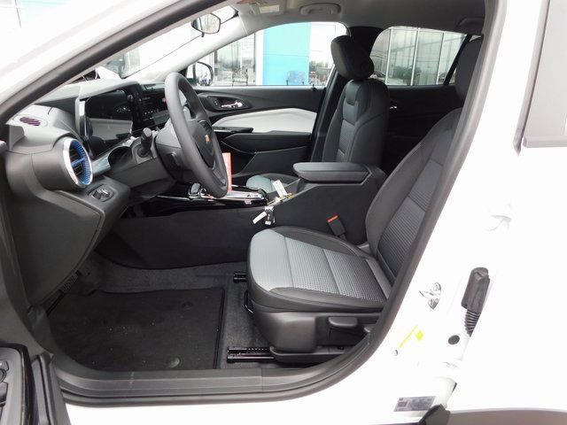 New 2026 Chevrolet Trax LT image 12