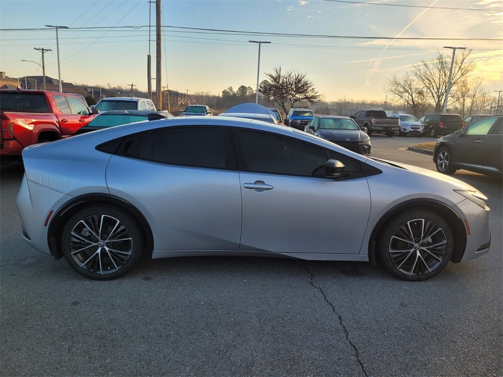Used 2024 Toyota Prius XLE image 2