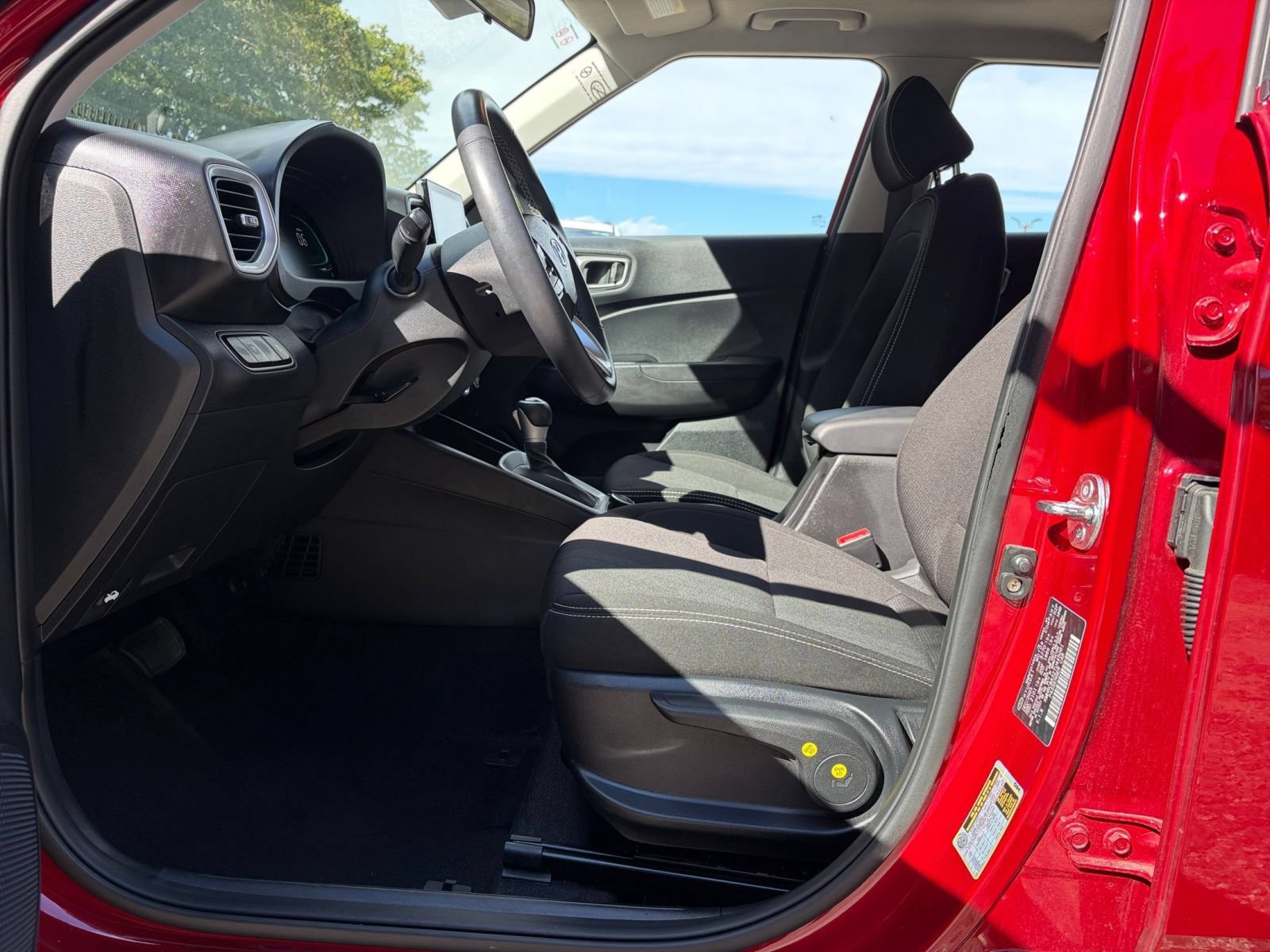 Used 2026 Hyundai Venue SEL FWD image 25