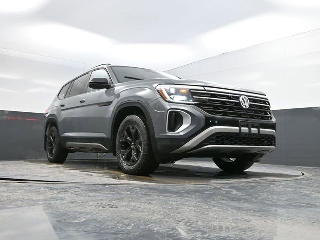 Used 2024 Volkswagen Atlas Peak Edition SEL image 42